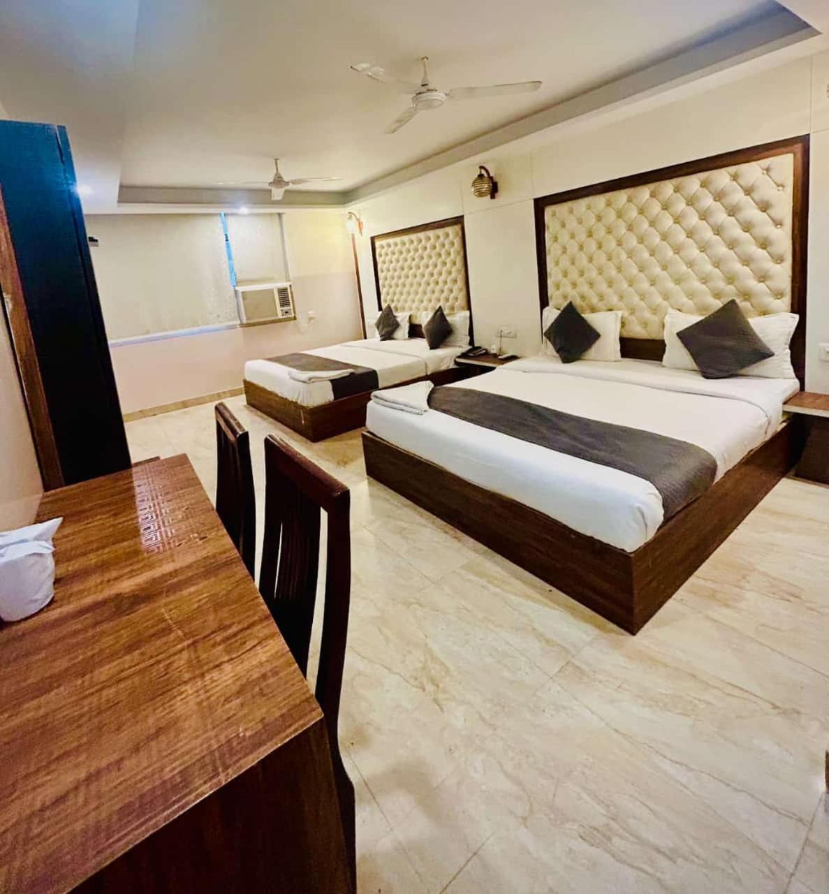 Hotel Airport City Нью-Дели Экстерьер фото