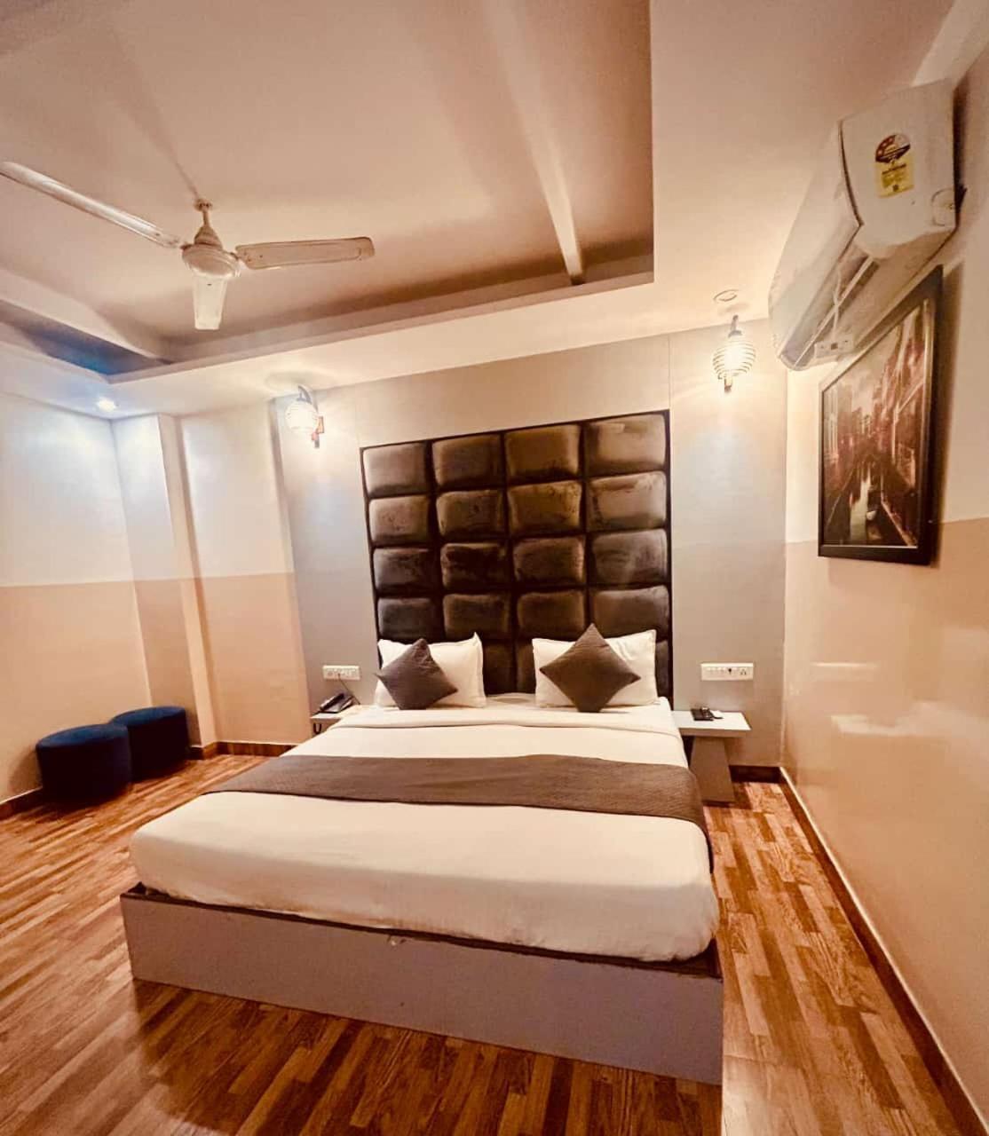 Hotel Airport City Нью-Дели Экстерьер фото