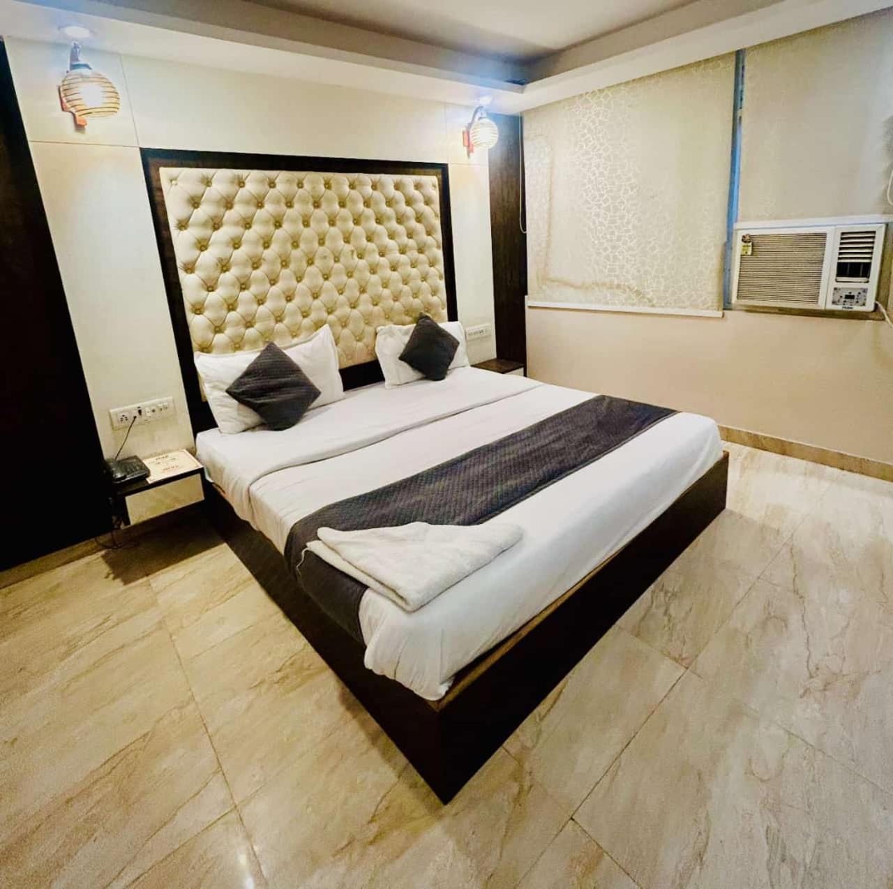 Hotel Airport City Нью-Дели Экстерьер фото
