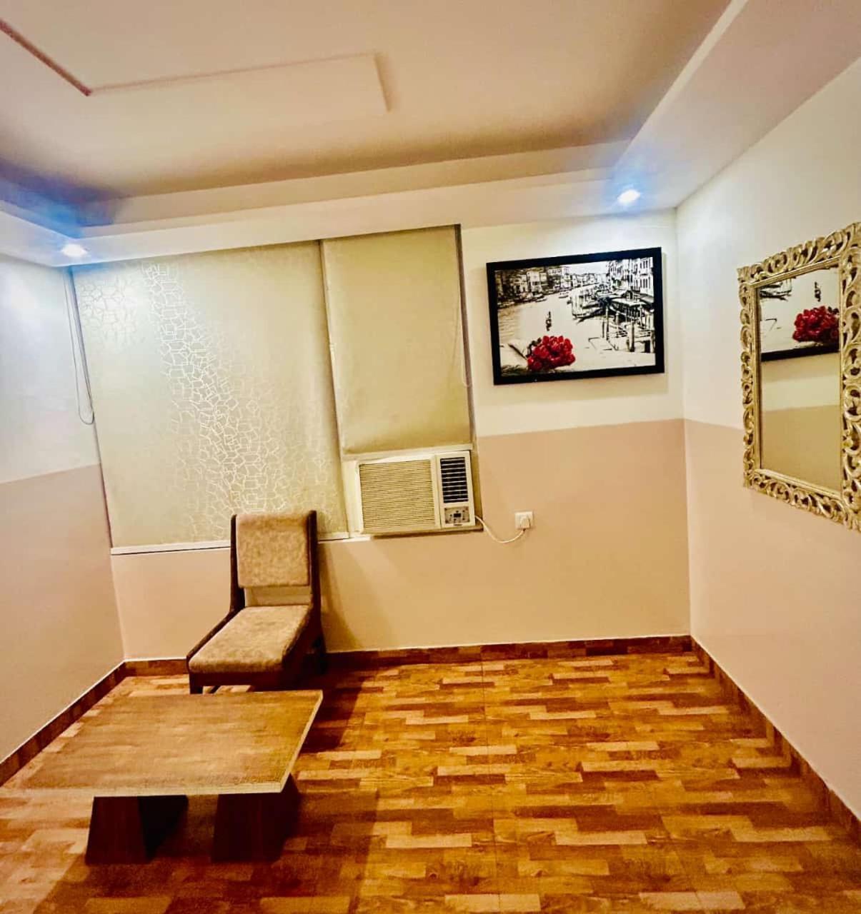 Hotel Airport City Нью-Дели Экстерьер фото