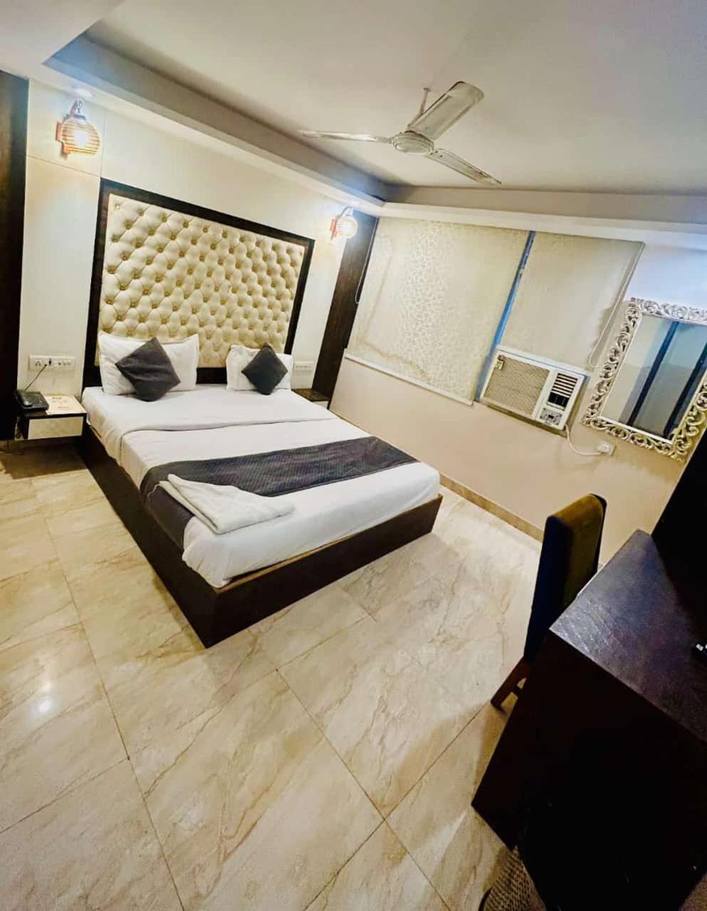 Hotel Airport City Нью-Дели Экстерьер фото