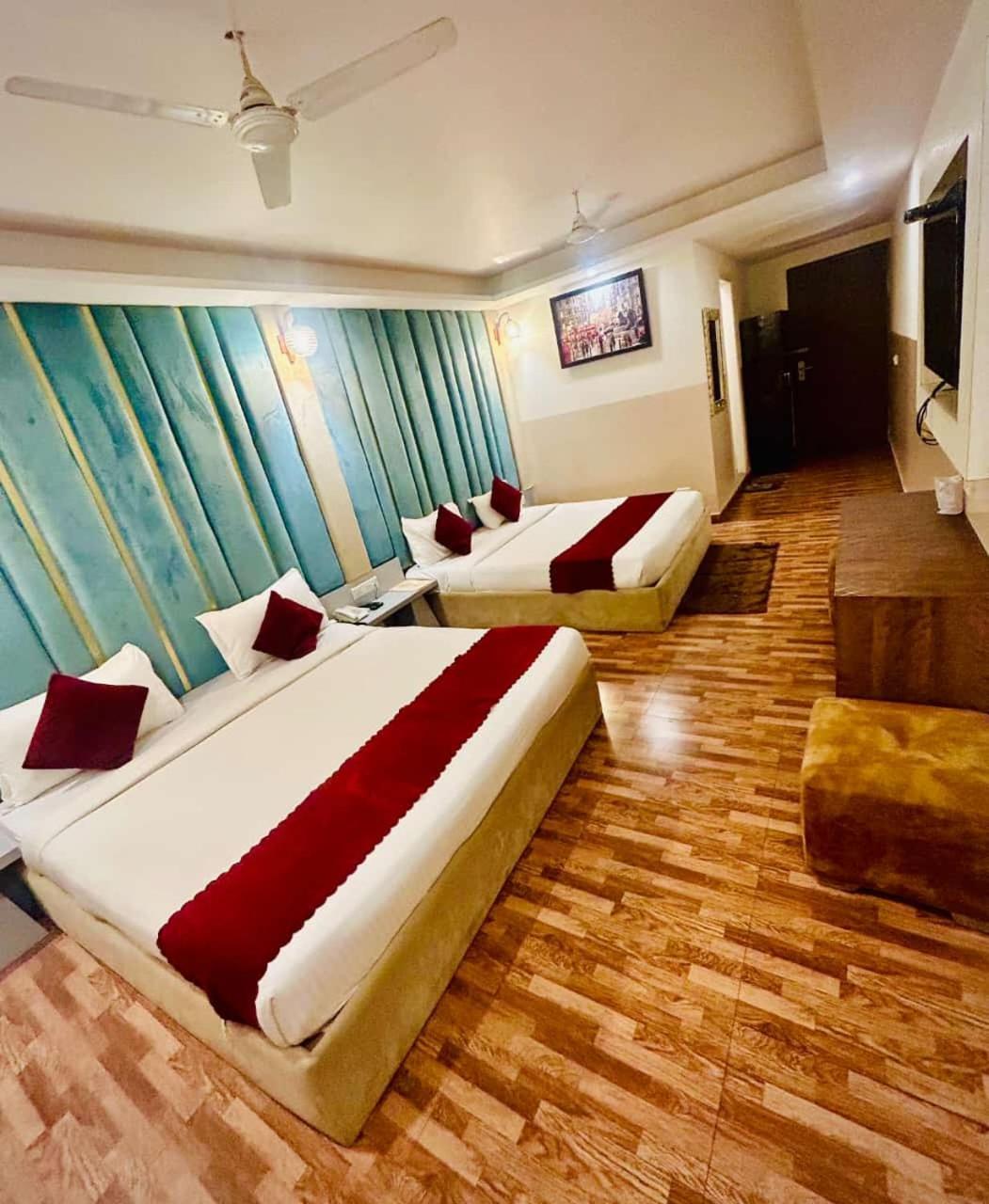 Hotel Airport City Нью-Дели Экстерьер фото