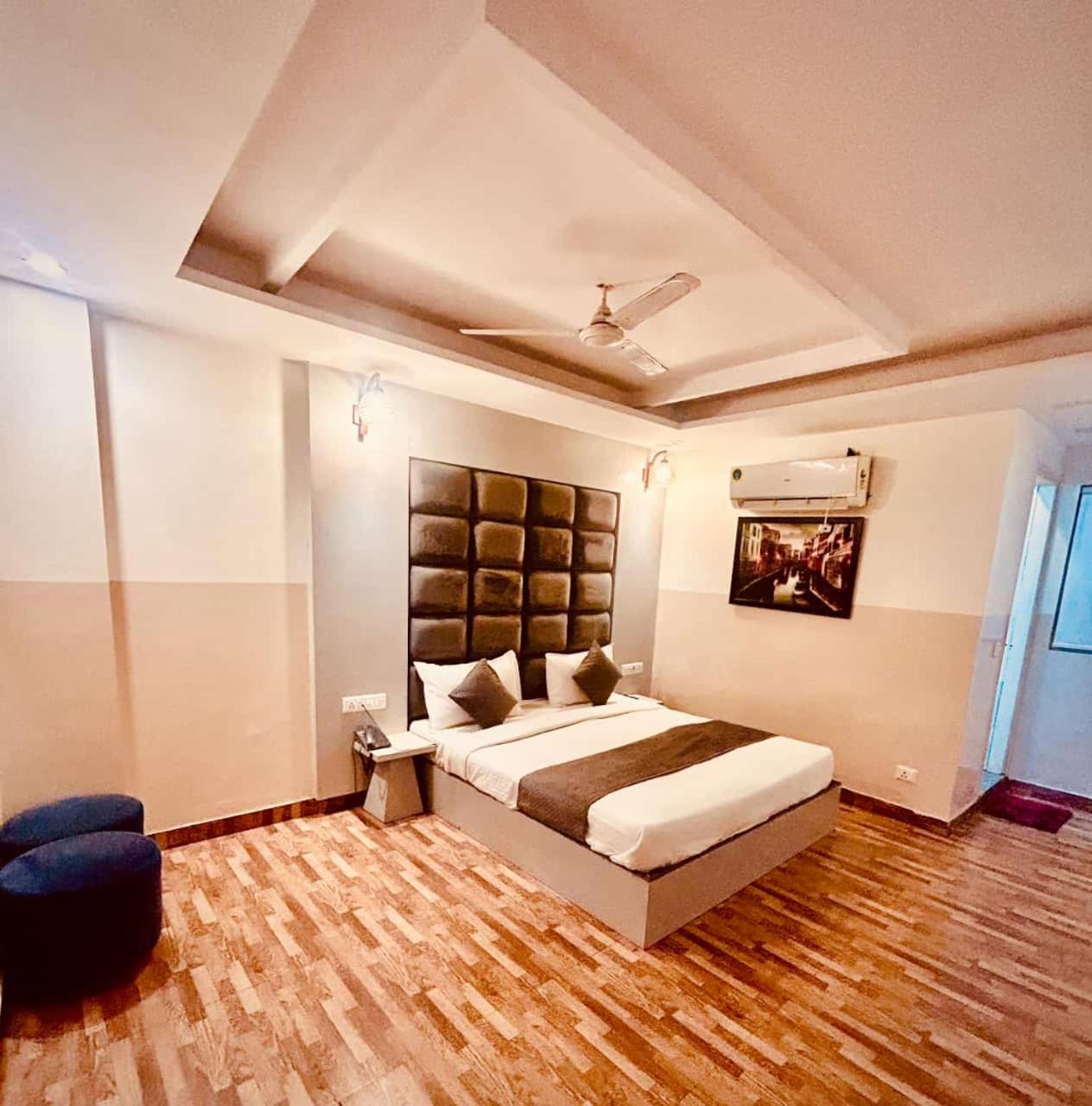 Hotel Airport City Нью-Дели Экстерьер фото
